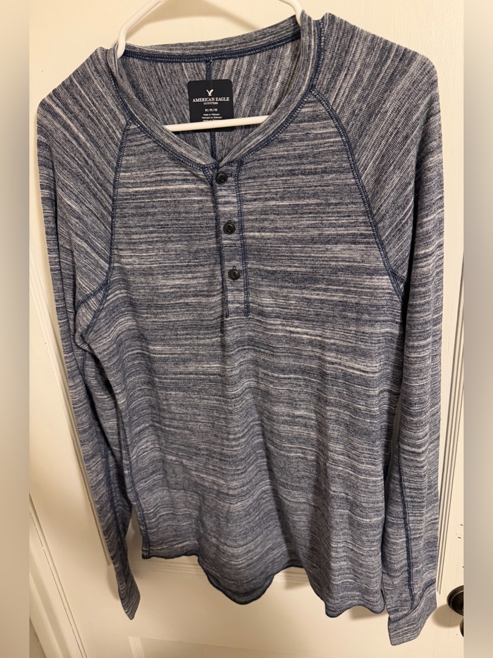 American Eagle Outfitters Men's Heathered Navy Blue Henley Long Sleeve